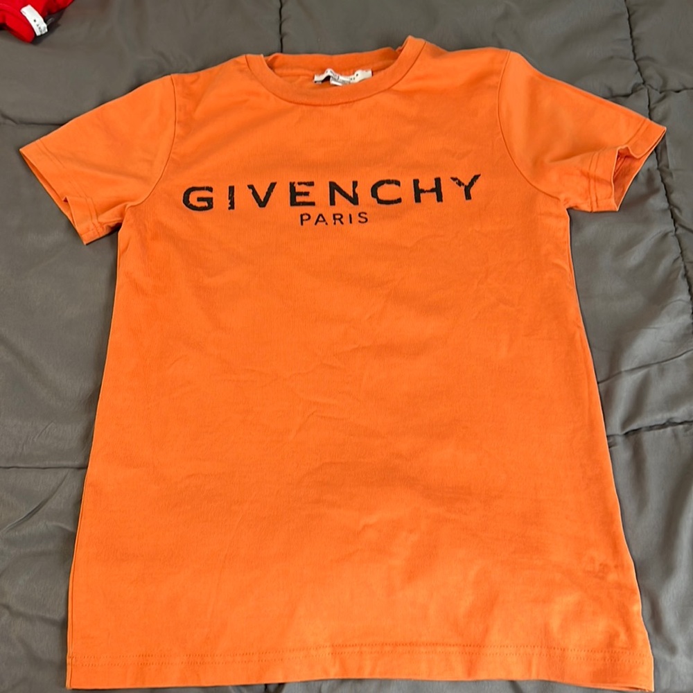 Givenchy boys authentic tee size 10 worn